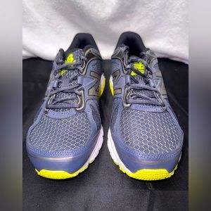 New Balance Men’s Tennis Shoes 9